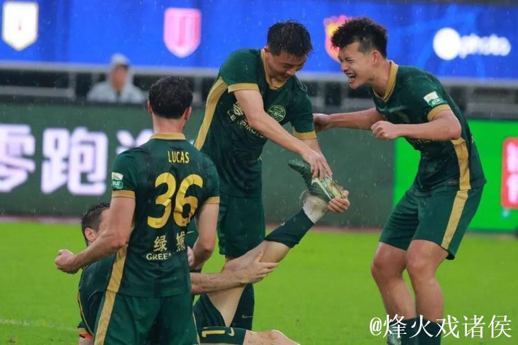 浙江“两度绝平”上海海港 1分是对猛士的褒奖 浙江“两度绝平”上海海港 1分是对猛士的褒奖