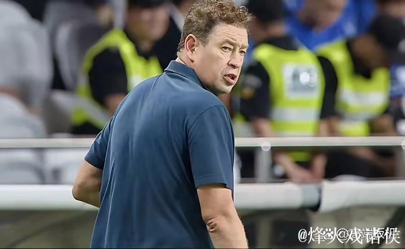 斯卢茨基出战网球赛遗憾出局 球迷鼓励:申花是冠军! 斯卢茨基出战网球赛遗憾出局 球迷鼓励:申花是冠军!